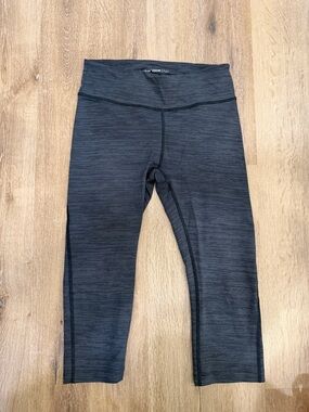 Outdoor Voices Charcoal Heathered Crop Capri Leggings Small